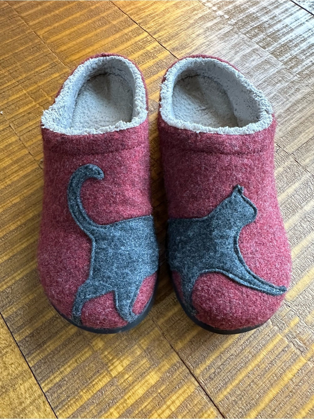 L.L.Bean Daybreak Scuffs, Red Wool Cat Slippers Women’s 7 Medium